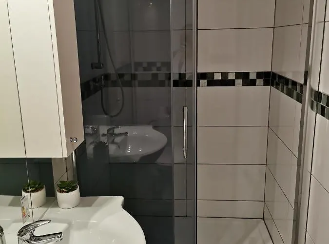 Goscinne Simon * Mielno